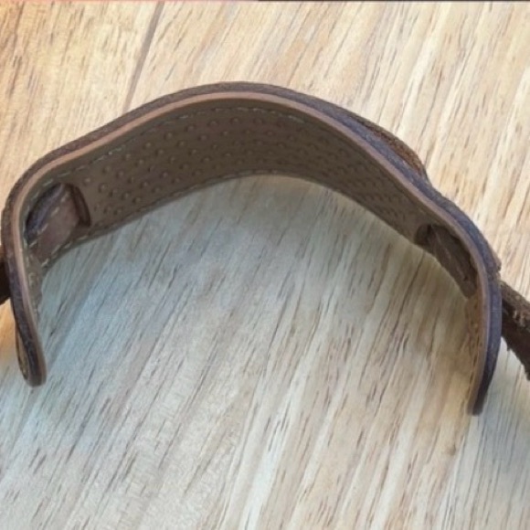 Louis Vuitton Crossbody - Picture 10 of 15